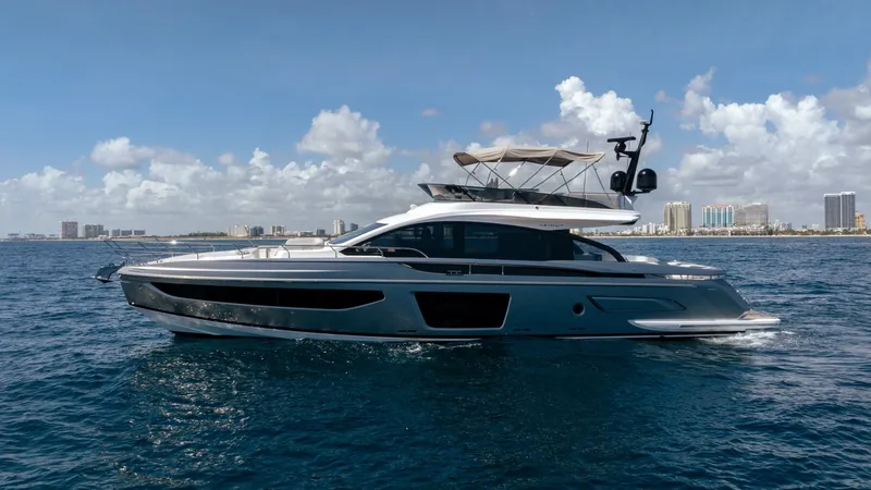 Slide: The Image of Azimut 70 2024 - 7750671