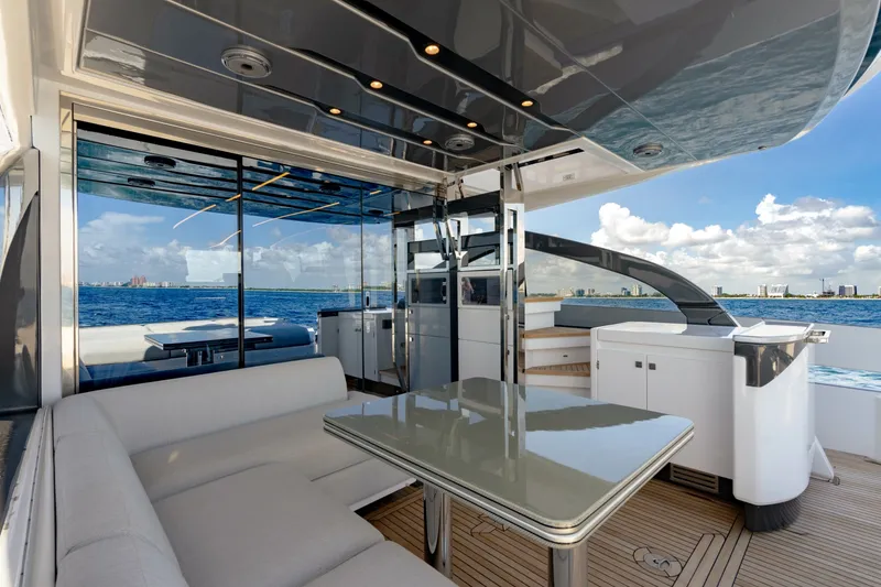 Slide: The Image of Azimut 70 2024 - 7750691