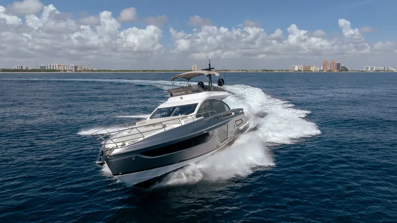 Slide: The Image of Azimut 70 2024 - 7750643