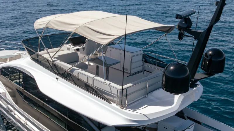 Slide: The Image of Azimut 70 2024 - 7750620