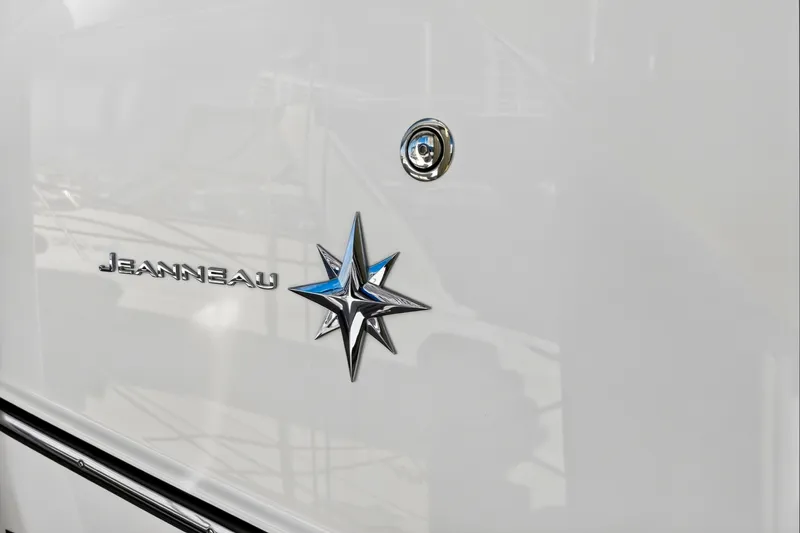 Slide: The Image of Jeanneau Leader 10.5 WA Series 2 2025 - 8313564