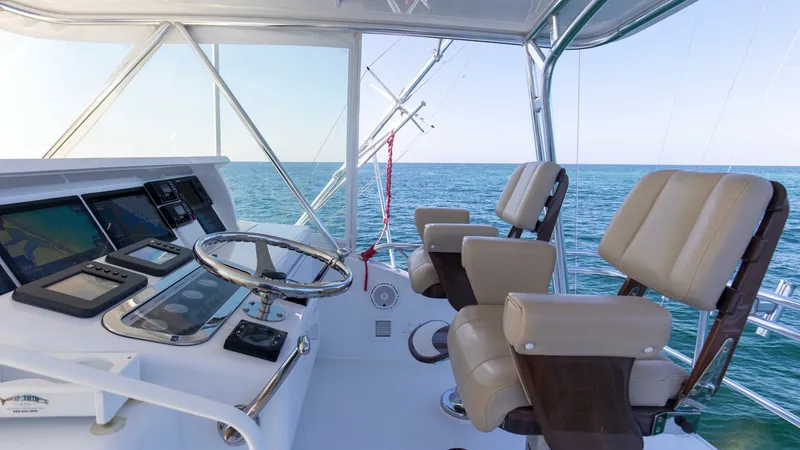 Slide: The Image of 2008 54 Hatteras Convertible American Made Bridge (8) - 7852475