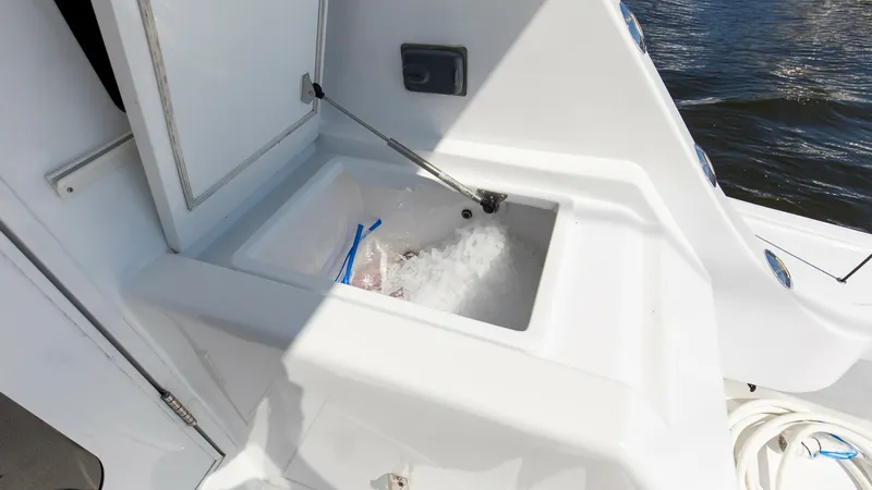 Slide: The Image of 2008 54 Hatteras Convertible American Made Rear Deck (11) - 7852489