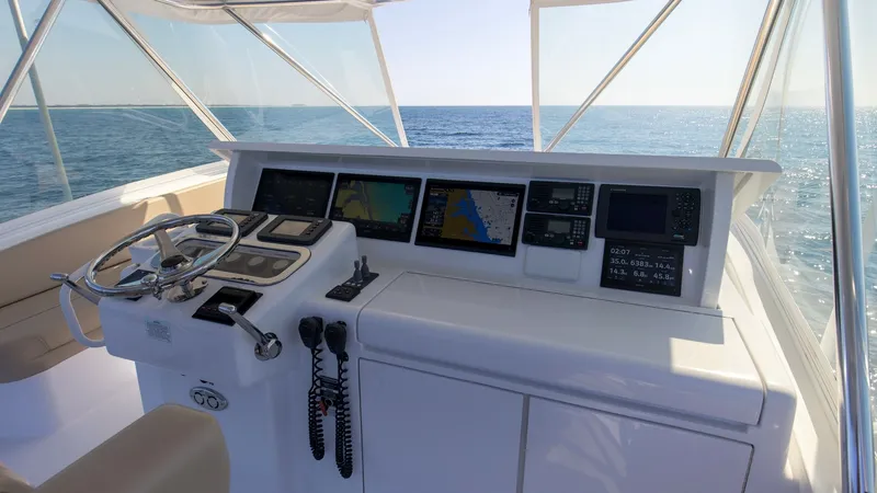 Slide: The Image of 2008 54 Hatteras Convertible American Made Bridge (3) - 7852469