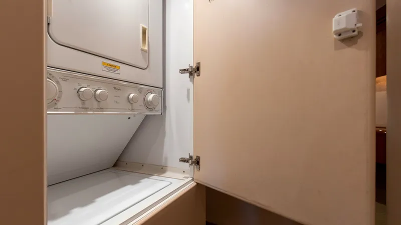 Slide: The Image of 2008 54 Hatteras Convertible American Made Laundry - 7852466