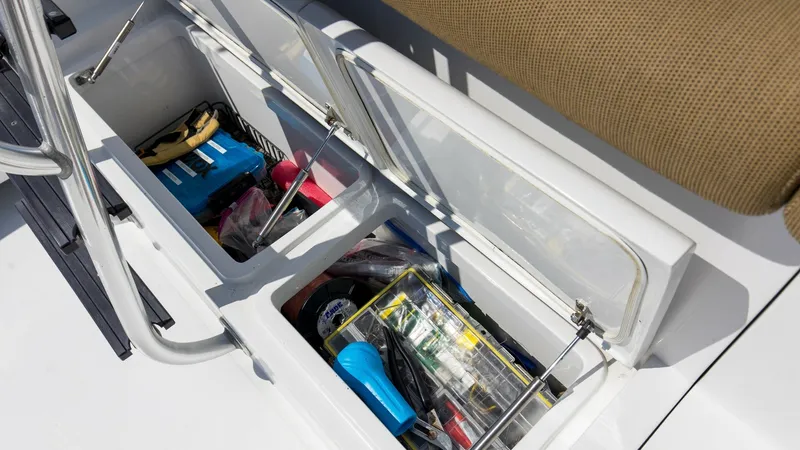 Slide: The Image of 2008 54 Hatteras Convertible American Made Rear Deck (12) - 7852490
