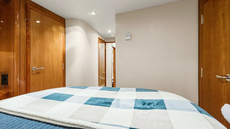 Slide: The Image of 2008 54 Hatteras Convertible American Made Forward Stateroom (1) - 7852463