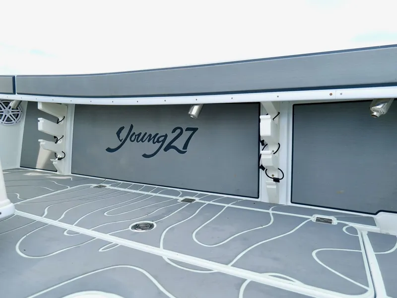 Slide: The Image of Young 27 2021 - 7763877