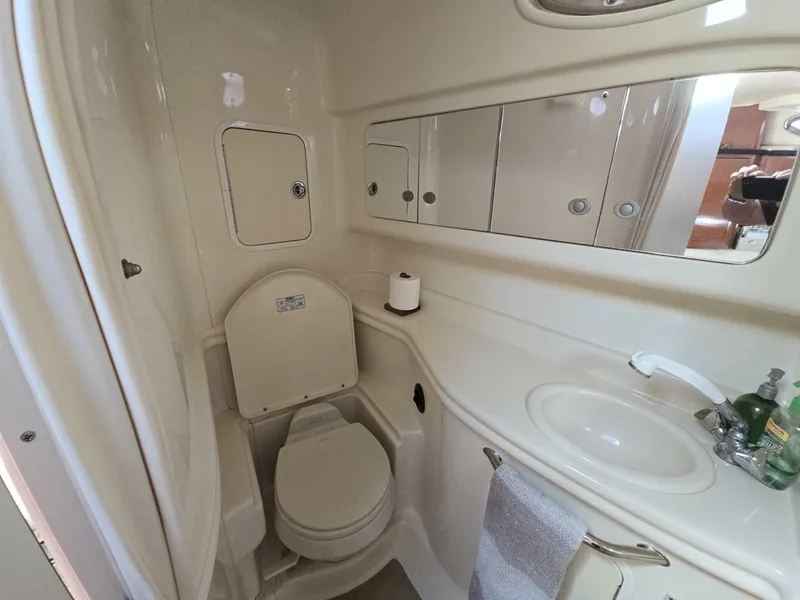 Slide: The Image of Sea Ray 320 Sundancer 2005 - 7764210