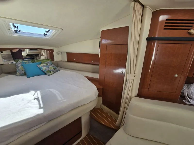 Slide: The Image of Sea Ray 320 Sundancer 2005 - 7764199