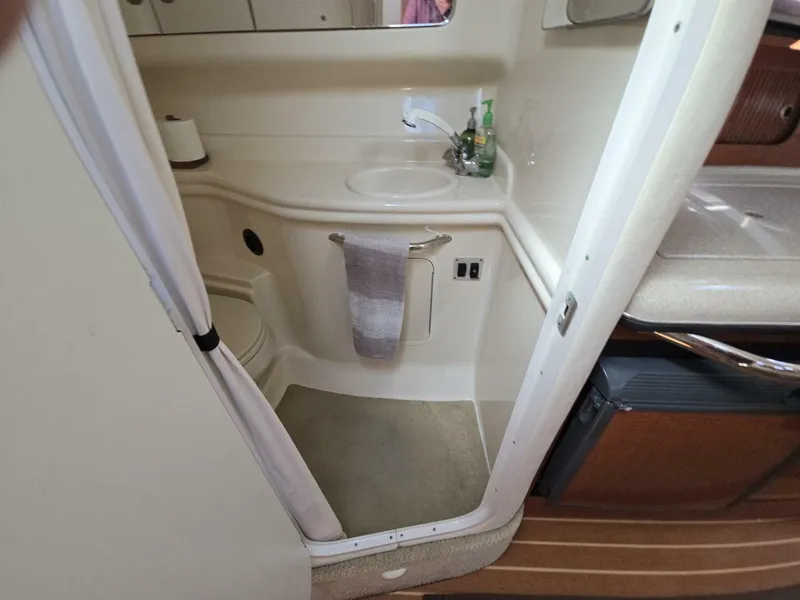 Slide: The Image of Sea Ray 320 Sundancer 2005 - 7764211