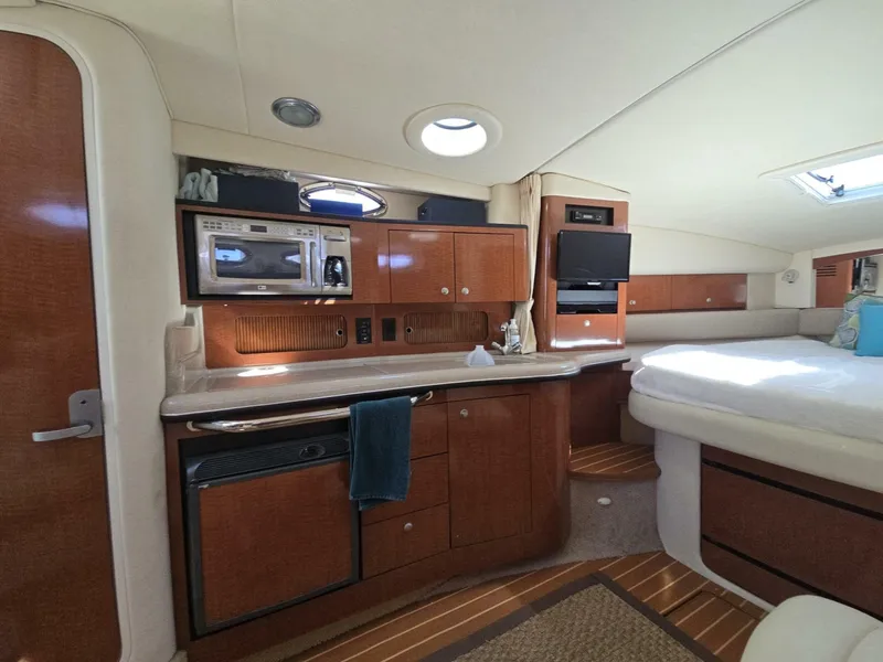 Slide: The Image of Sea Ray 320 Sundancer 2005 - 7764195