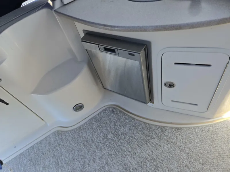 Slide: The Image of Sea Ray 320 Sundancer 2005 - 7764180