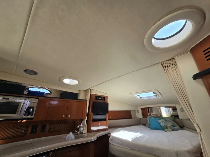 Slide: The Image of Sea Ray 320 Sundancer 2005 - 7764198