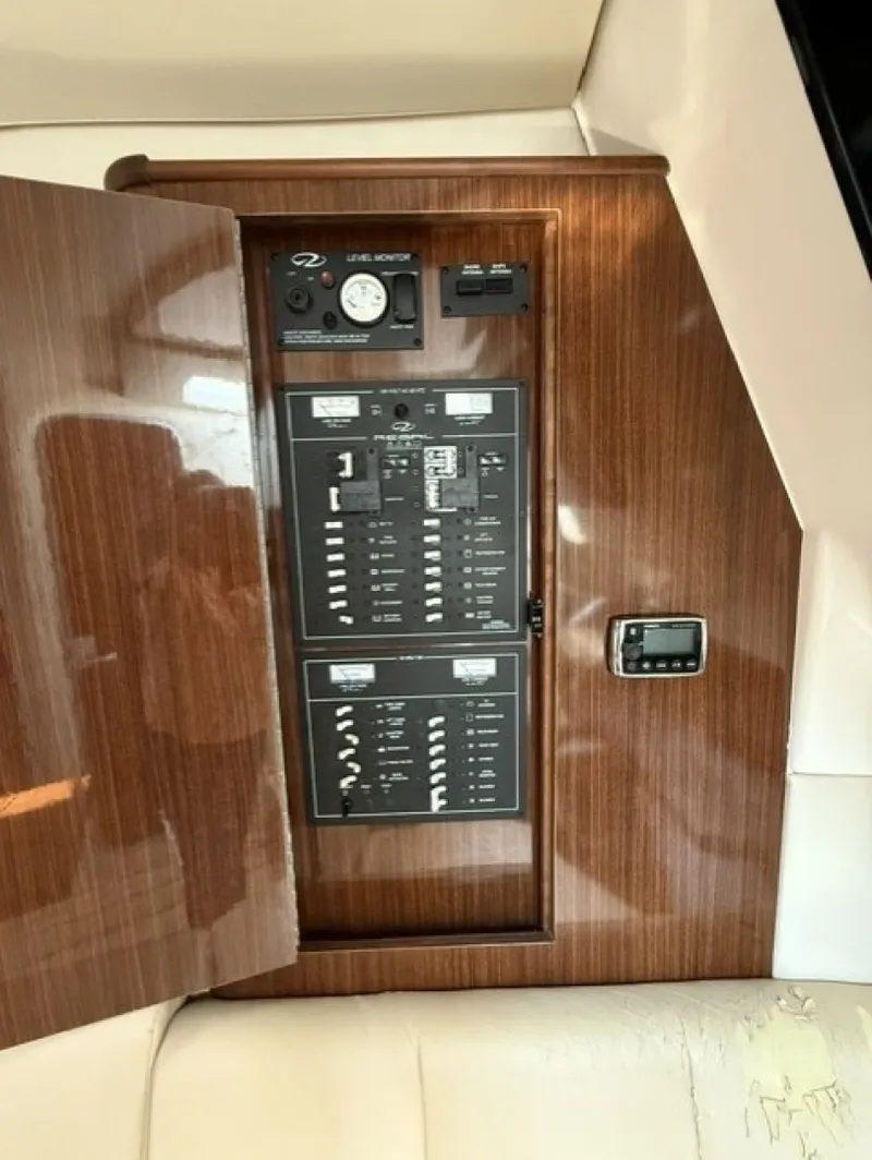 Slide: The Image of Regal 32 2015 - 7764139