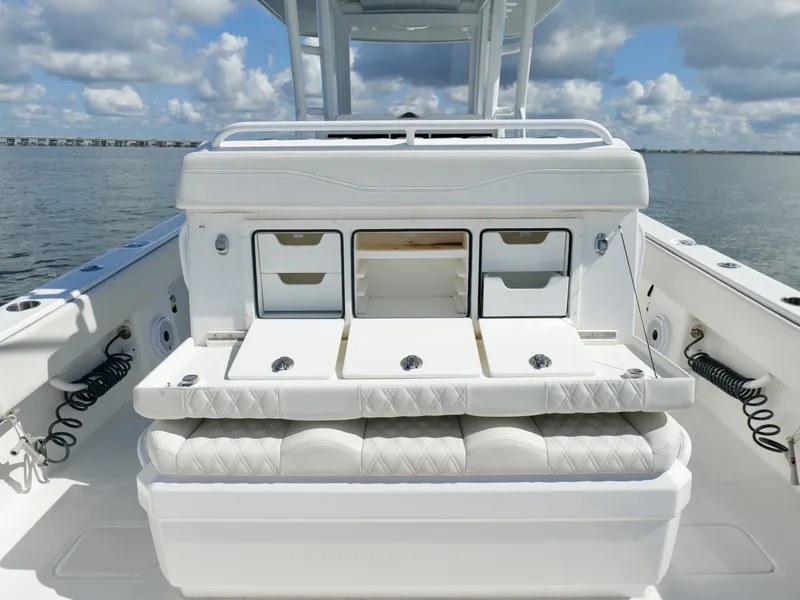 Slide: The Image of Invincible 33 Catamaran 2022 - 7817645