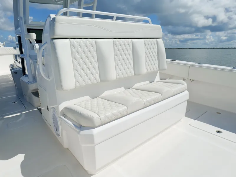 Slide: The Image of Invincible 33 Catamaran 2022 - 7817643