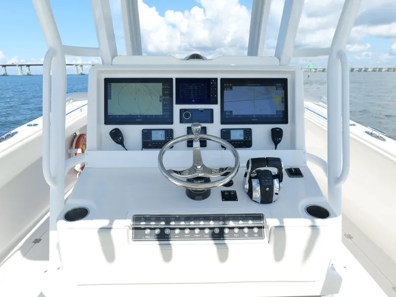 Slide: The Image of Invincible 33 Catamaran 2022 - 7817638