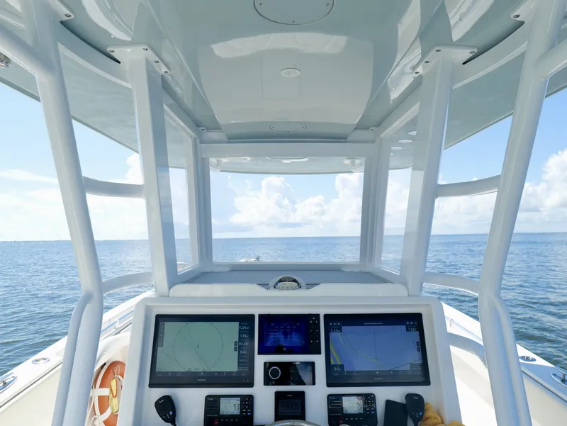 Slide: The Image of Invincible 33 Catamaran 2022 - 7817654