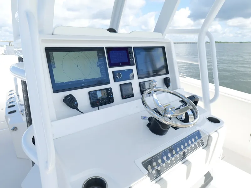 Slide: The Image of Invincible 33 Catamaran 2022 - 7817639