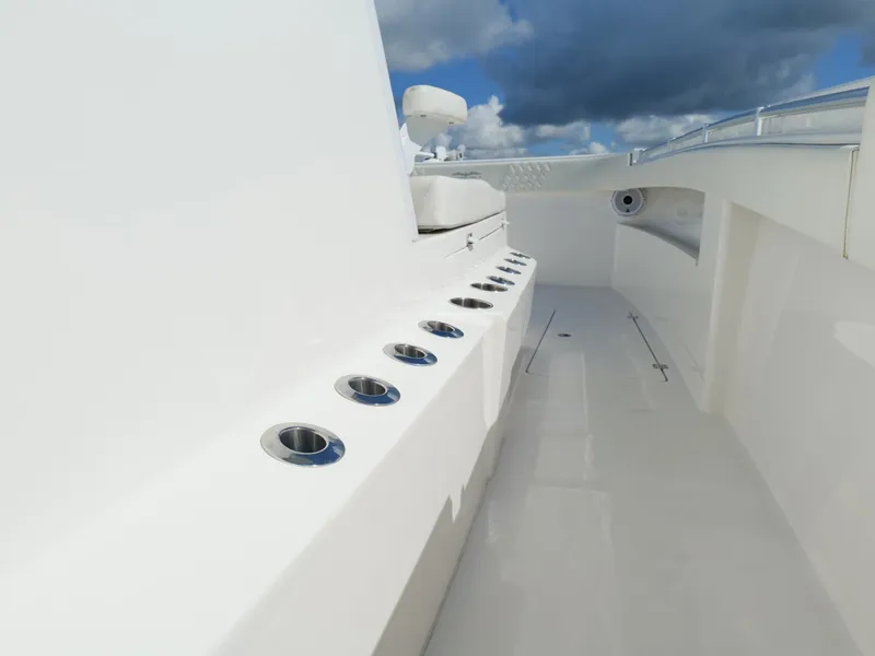 Slide: The Image of Invincible 33 Catamaran 2022 - 7817635