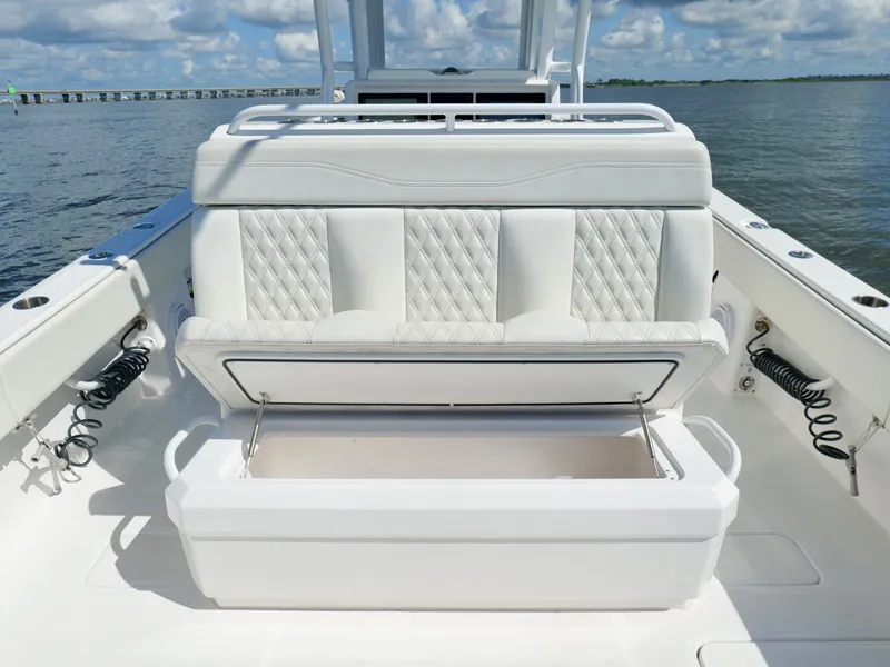 Slide: The Image of Invincible 33 Catamaran 2022 - 7817644