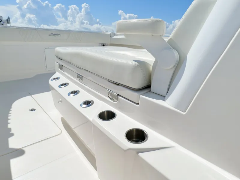 Slide: The Image of Invincible 33 Catamaran 2022 - 7817625