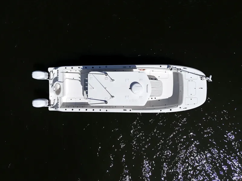 Slide: The Image of Invincible 33 Catamaran 2022 - 7817619