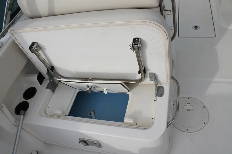 Slide: The Image of Boston Whaler 23 2020 - 7764572