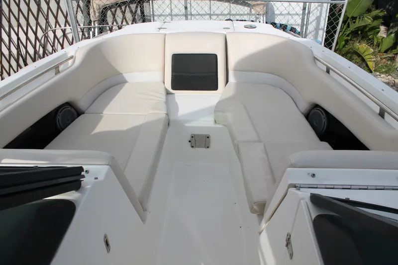 Slide: The Image of Boston Whaler 23 2020 - 7764565