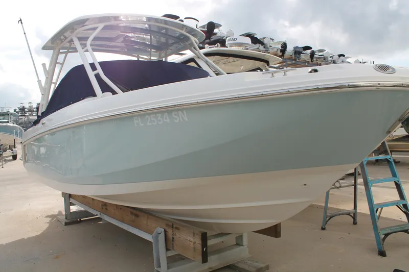 Slide: The Image of Boston Whaler 23 2020 - 7764563