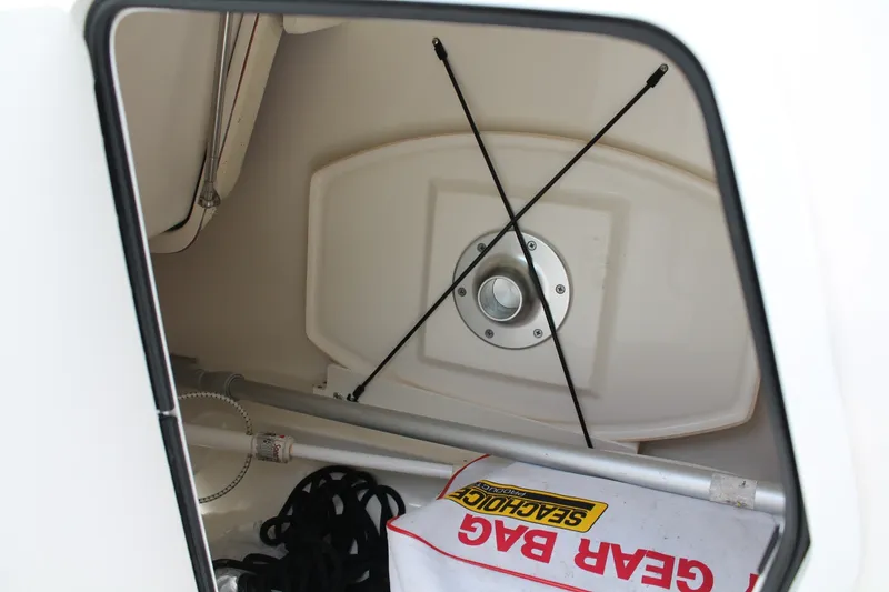 Slide: The Image of Boston Whaler 23 2020 - 7764574