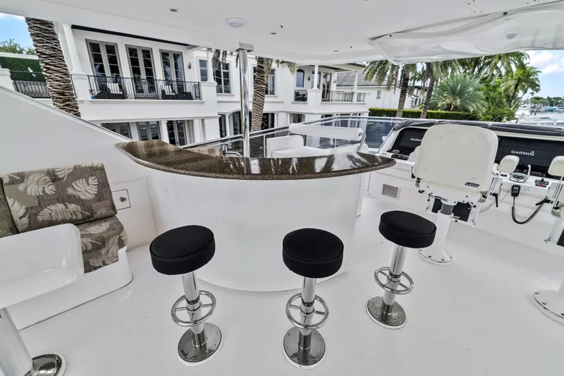Slide: The Image of Flybridge Bar - 8052001