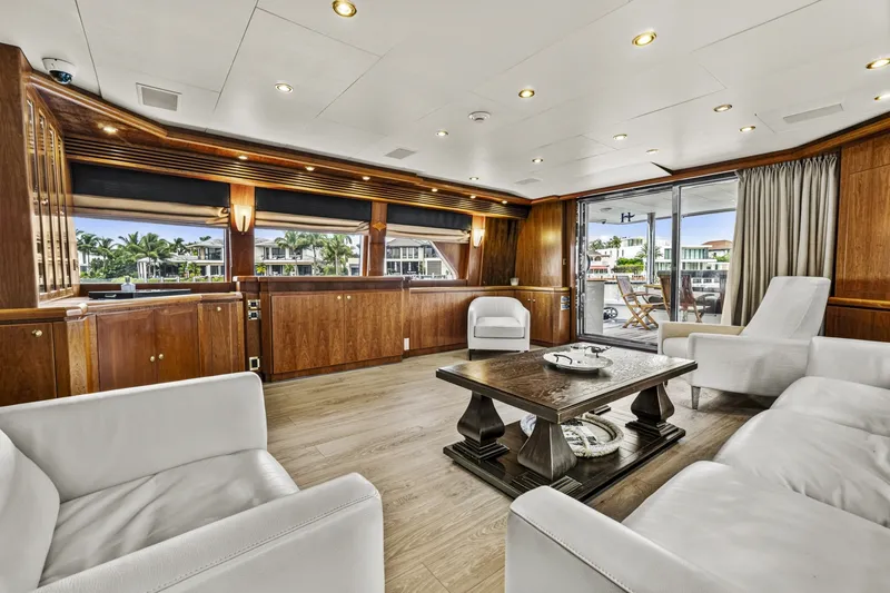Slide: The Image of Salon Looking To Starboard - 8051936