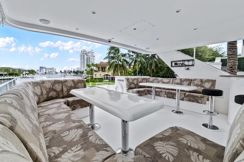 Slide: The Image of Flybridge Dining To Starboard - 8051999