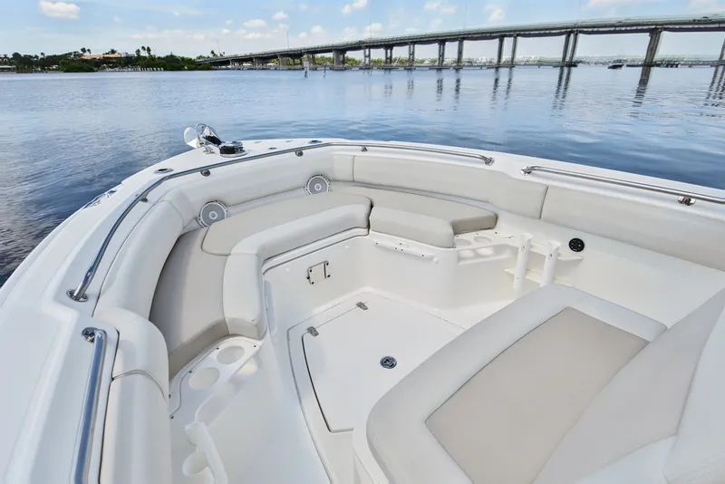 Slide: The Image of Boston Whaler 23 2022 - 7951693
