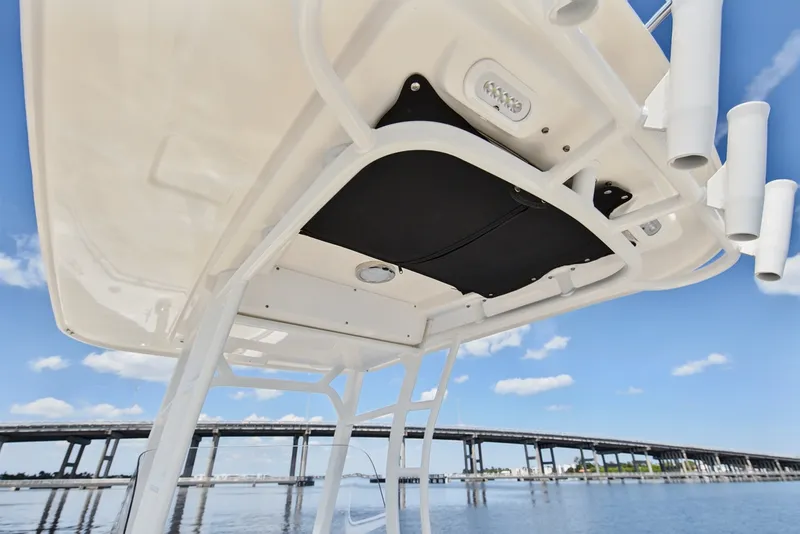 Slide: The Image of Boston Whaler 23 2022 - 7951682
