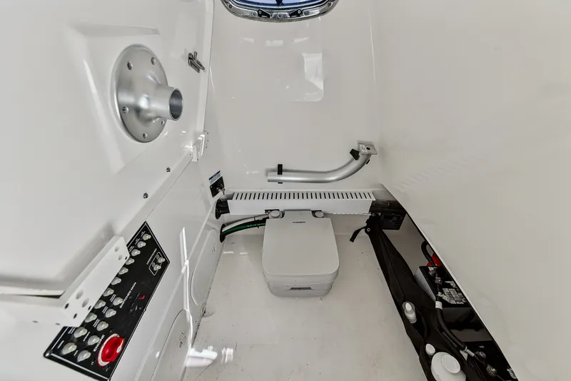 Slide: The Image of Boston Whaler 23 2022 - 7951690