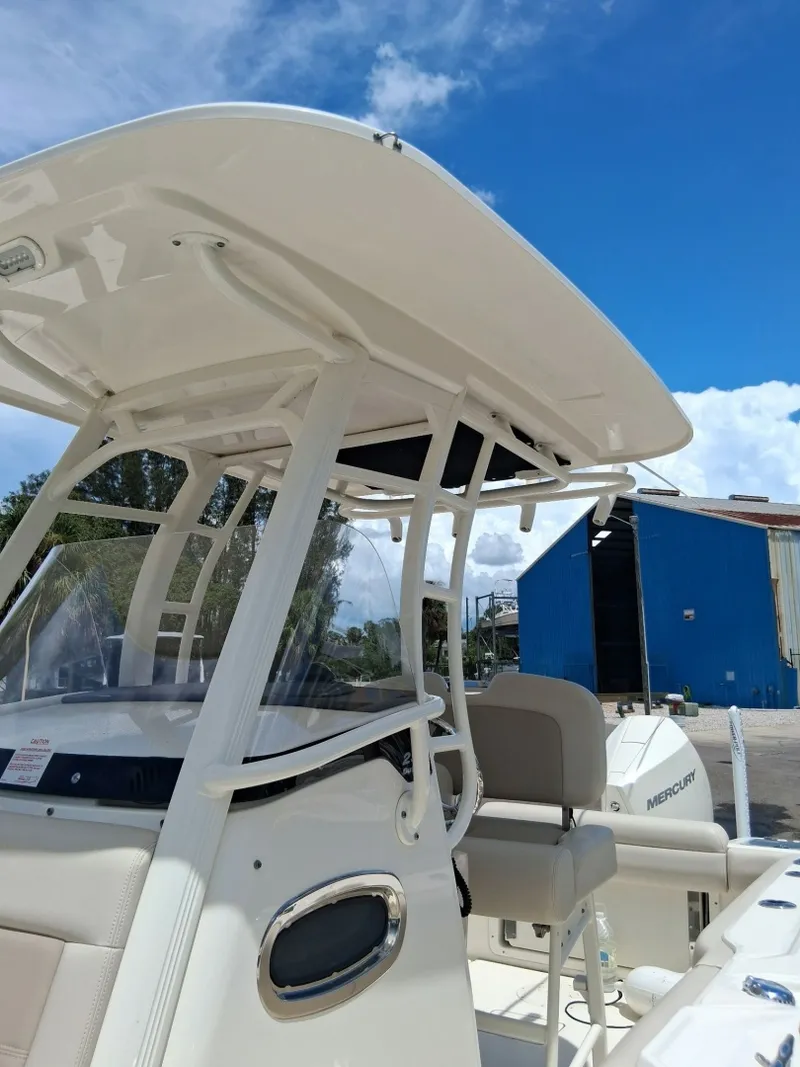 Slide: The Image of Boston Whaler 23 2022 - 7764703