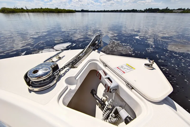 Slide: The Image of Boston Whaler 23 2022 - 7951691