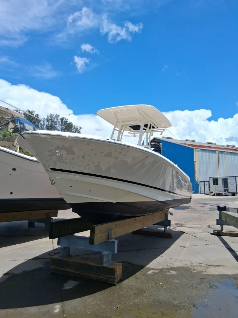 Slide: The Image of Boston Whaler 23 2022 - 7764701