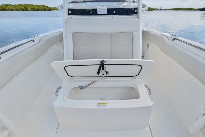 Slide: The Image of Boston Whaler 23 2022 - 7951696