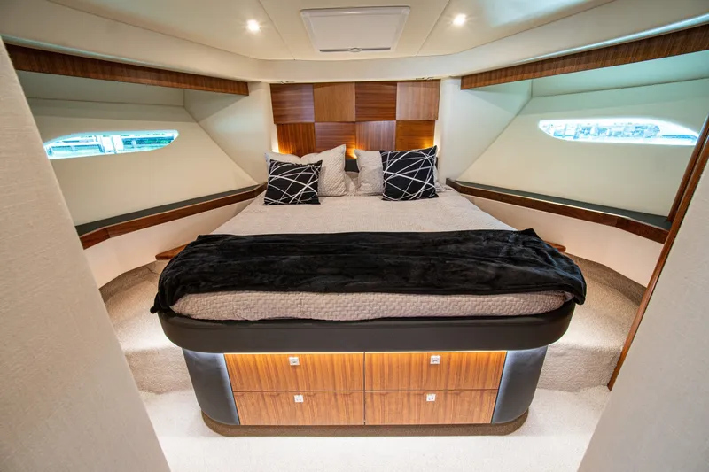 Slide: The Image of Riviera 6000 Sport Yacht 2015 - 7764944