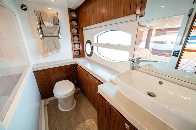 Slide: The Image of Riviera 6000 Sport Yacht 2015 - 7764941