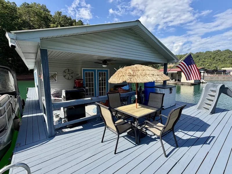 Slide: The Image of Custom 20 x 33 Floating Cabin - Approx 613sqft 1994 - 7766288