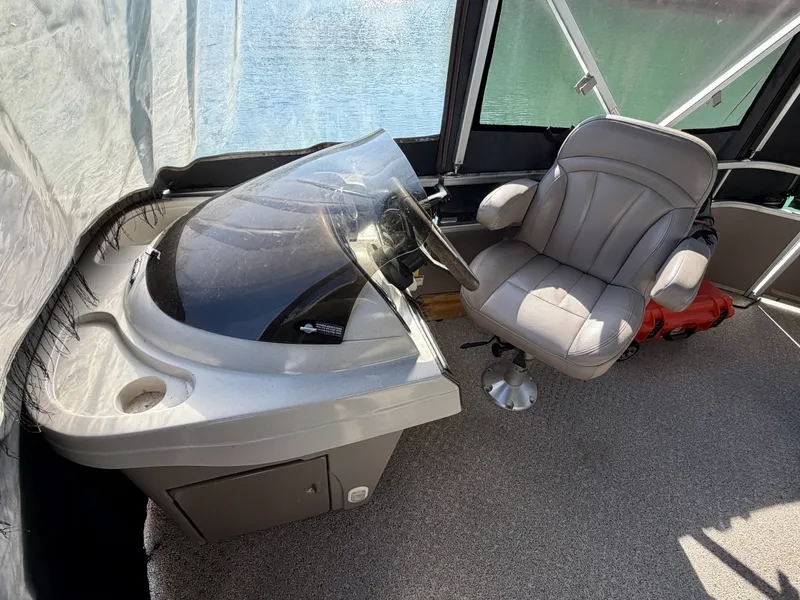 Slide: The Image of Custom 20 x 33 Floating Cabin - Approx 613sqft 1994 - 7766364