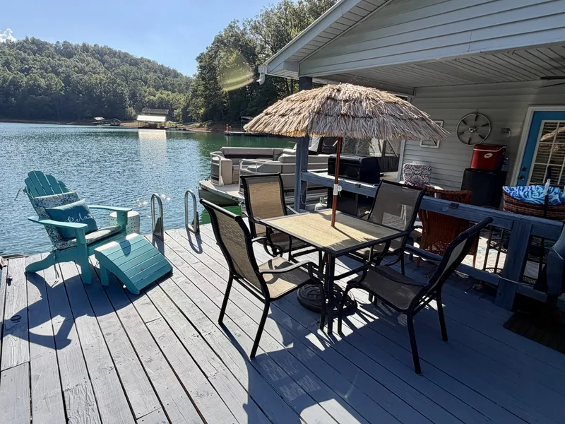 Slide: The Image of Custom 20 x 33 Floating Cabin - Approx 613sqft 1994 - 7766355