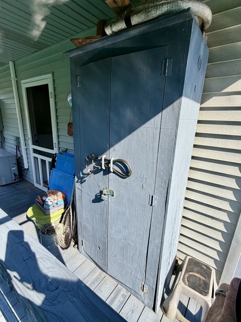 Slide: The Image of Custom 20 x 33 Floating Cabin - Approx 613sqft 1994 - 7766344