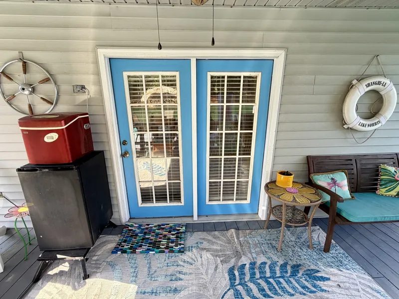 Slide: The Image of Custom 20 x 33 Floating Cabin - Approx 613sqft 1994 - 7766292