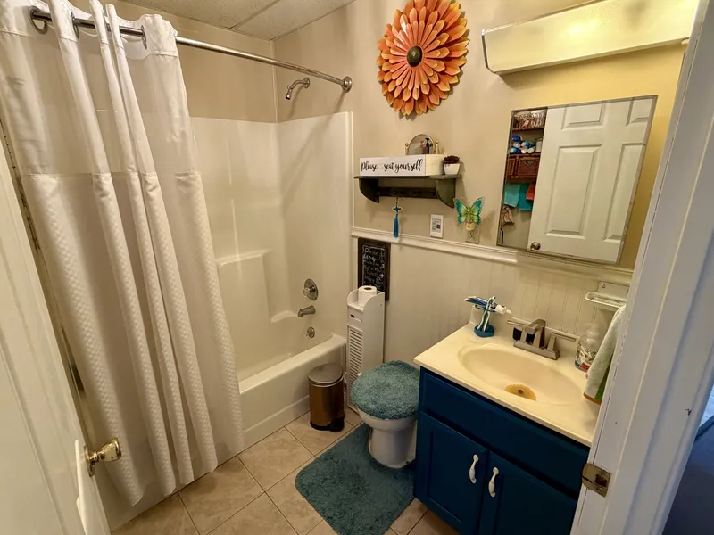 Slide: The Image of Custom 20 x 33 Floating Cabin - Approx 613sqft 1994 - 7766311